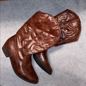 Juniors/Women’s Cherokee Cowboy boots, size 6